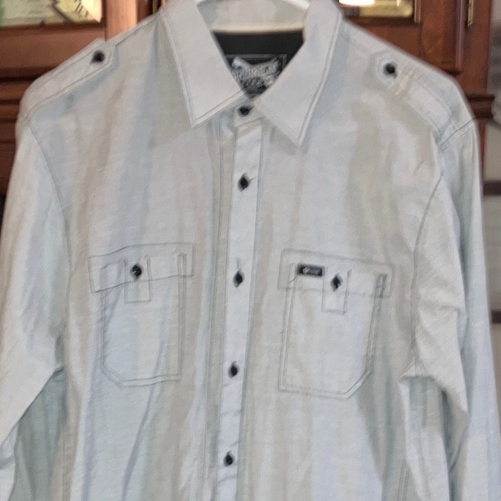 Men’s stylish lightweight long sleeve button down shirt size XL